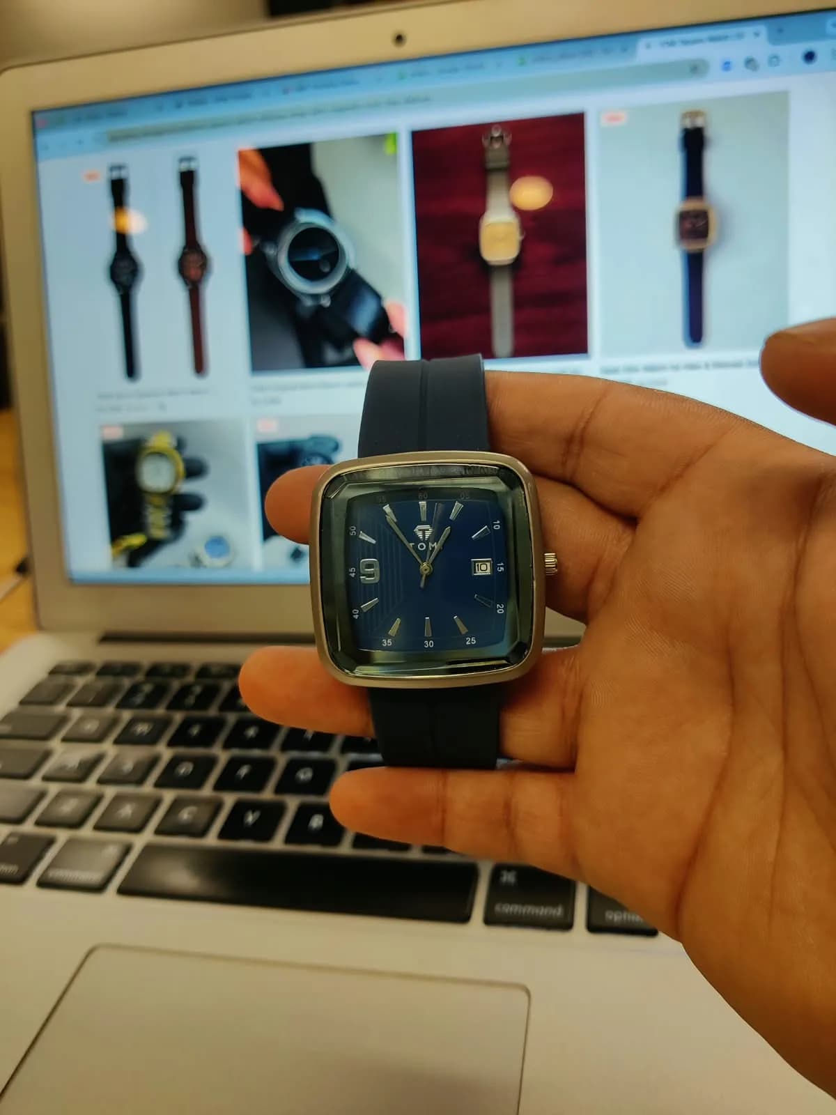TOMI Square Watch | Silicone Strap with Magnetic Lock - with Date