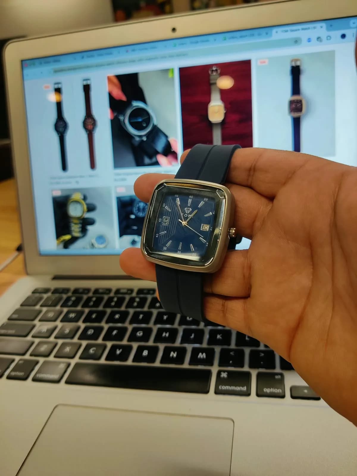 TOMI Square Watch | Silicone Strap with Magnetic Lock - with Date
